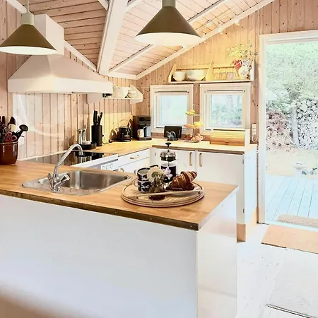 Hébergement de vacances House In The Heather With Sea View On Odden *